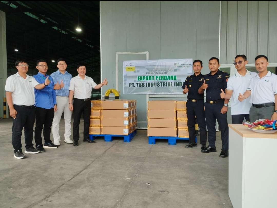Ekspor perdana yang dilakukan PT TBS Industrial Indo berupa dompet wanita ke Amerika Serikat pada Senin (26/05/2025)