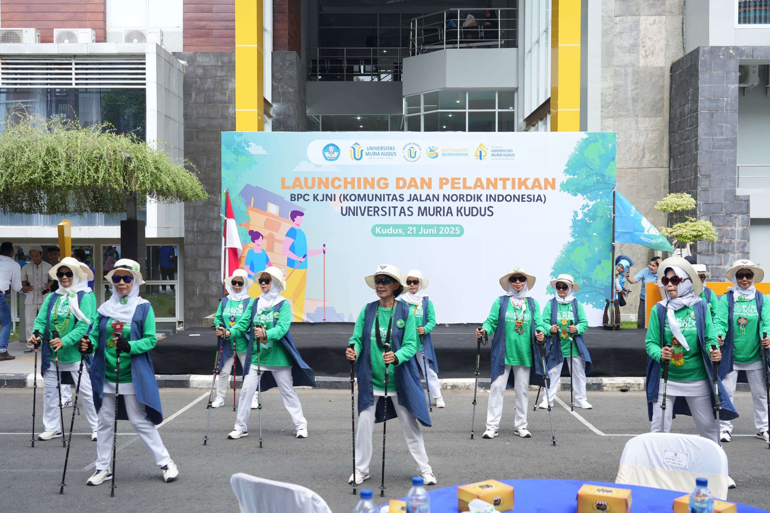 Peresmian Komunitas Jalan Nordik Indonesia (KJNI) Universitas Muria Kudus (UMK) dilakukan langsung oleh Bupati Kudus, Sam’ani Intakoris pada Sabtu,(21/06/2025)