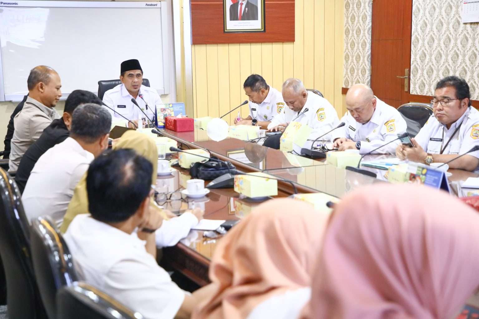 rapat Penanganan Banjir Rob Kabupaten Demak di ruang kerja Wakil Gubernur Jateng Taj Yasin, Rabu (25/6/2025) sore
