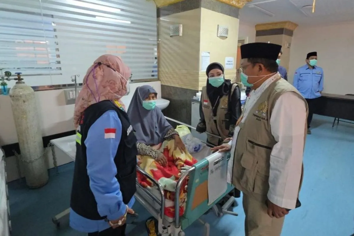 Wakil Ketua Komisi VIII DPR RI H. Abdul Wachid saat melakukan pengawasan terkait dengan pelaksanaan haji pada tahun 2025 di Makkah. Foto: ANTARA