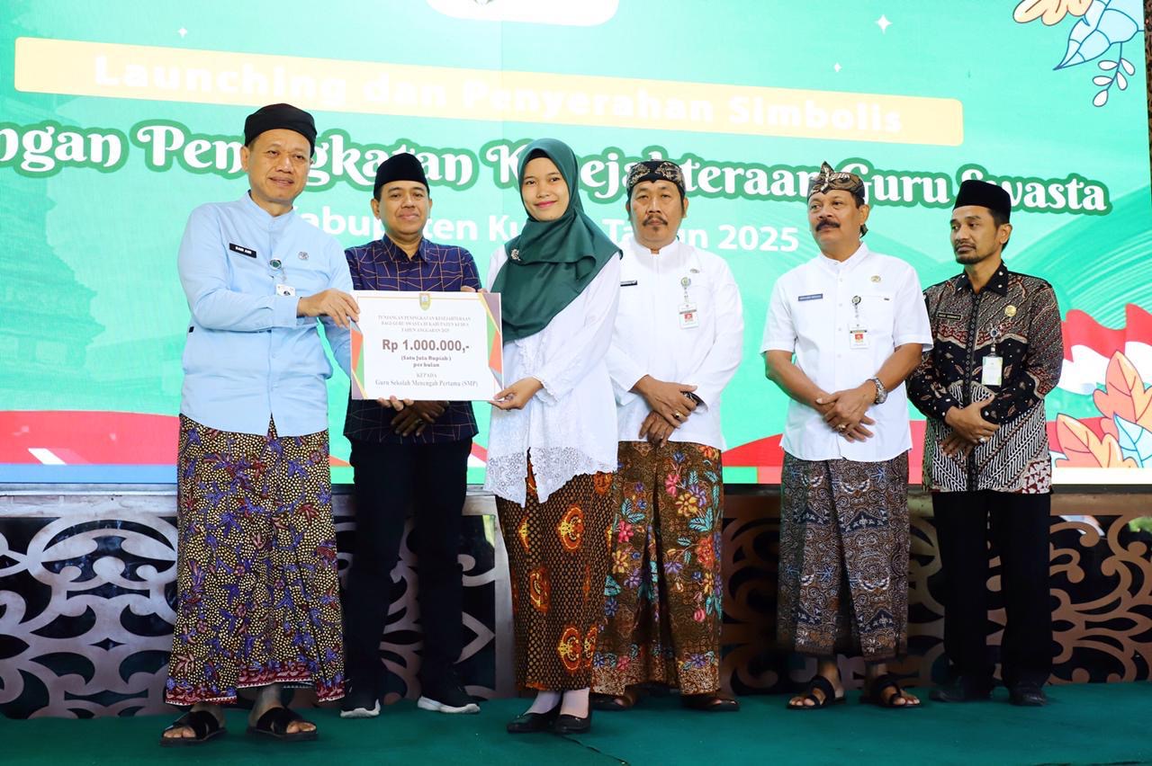 HKGS diserahkan secara simbolis oleh Bupati Kudus, Sam’ani Intakoris, di Pendapa Kabupaten Kudus, Kamis pagi, 10 Juli 2025. Foto: Zonanews.id
