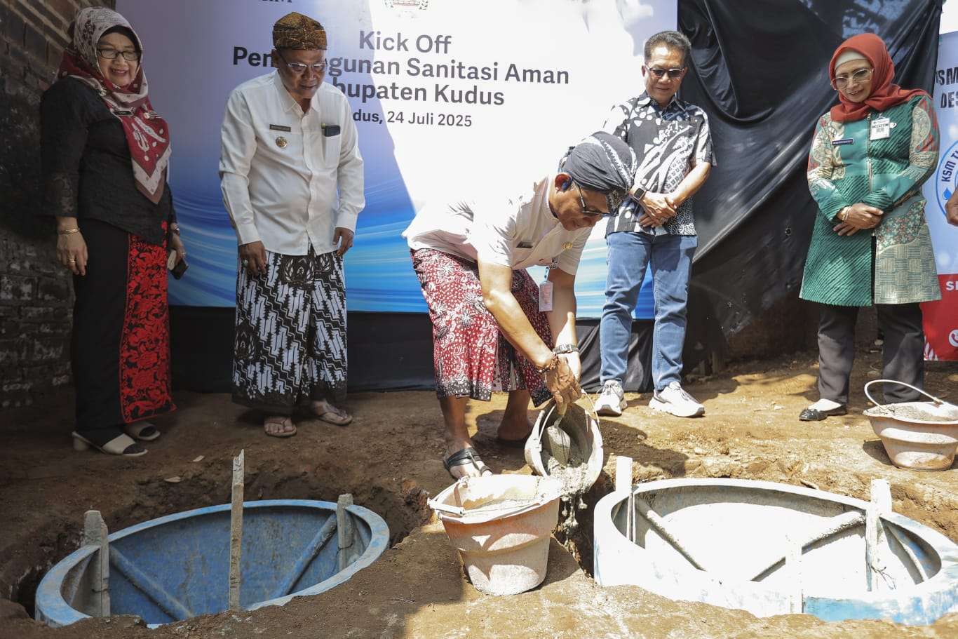 "Kick-off Pembangunan Sanitasi Aman Kudus" pada Kamis, 24 Juli 2025, di Aula Kantor Desa Kesambi, Kecamatan Mejobo, Kudus
