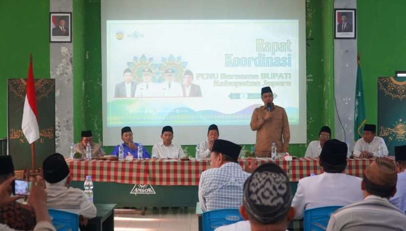 Bupati Jepara Witiarso Utomo saat menghadiri Sosialisasi Hasil Bahtsul Masa’il di Gedung PCNU Jepara, Senin (4/8/2025), foto: laman resmi Pemkab Jepara