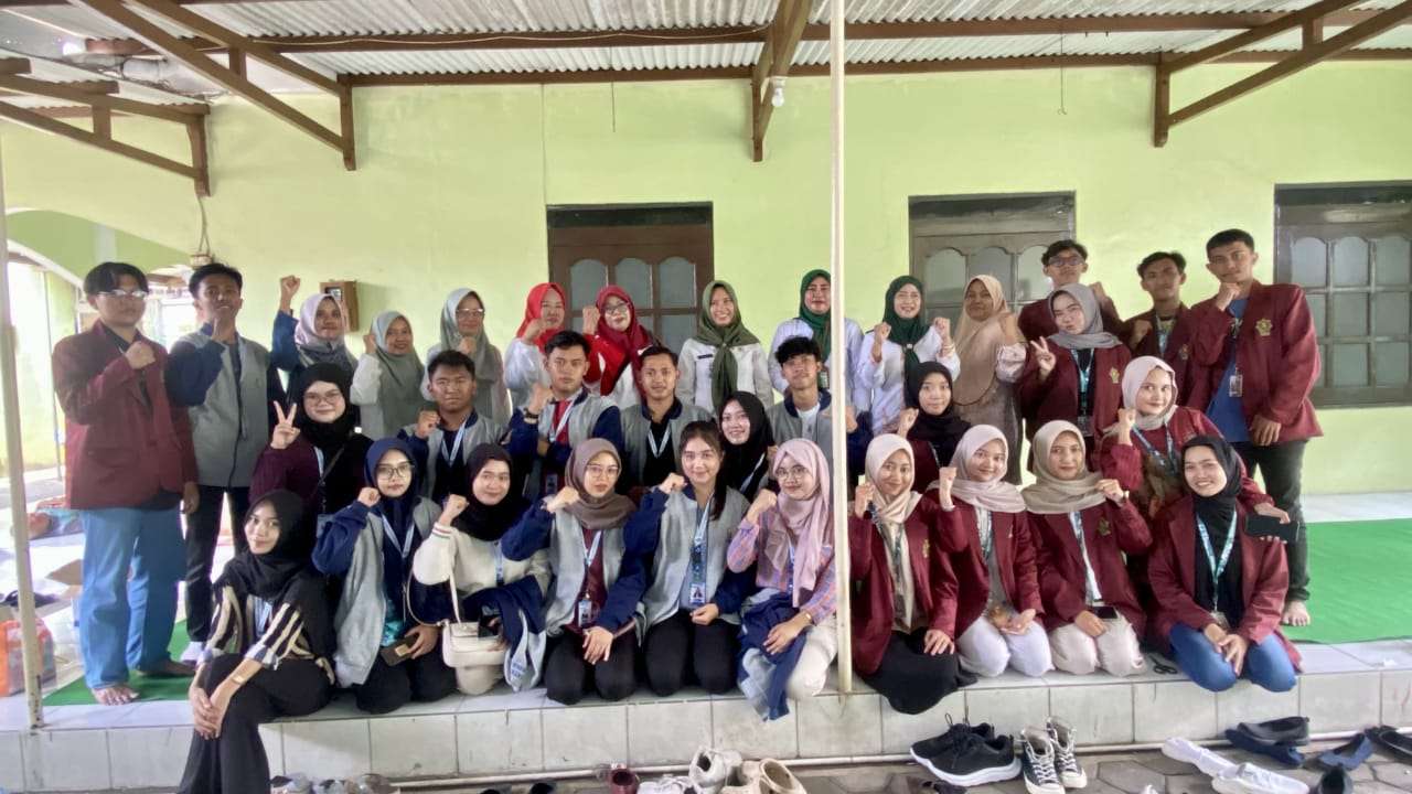 Kegiatan Pos Pembinaan Terpadu (Posbindu) Puskesmas Wergu Wetan di Masjid Baitul Ma'mur, Kamis (7/08)