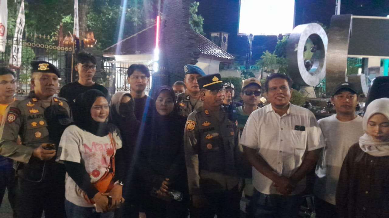 Patroli gabungan antara Polsek Kudus Kota dengan warga dari Desa Kramat dan Kelurahan Wergu Wetan pada Kamis (21/8).