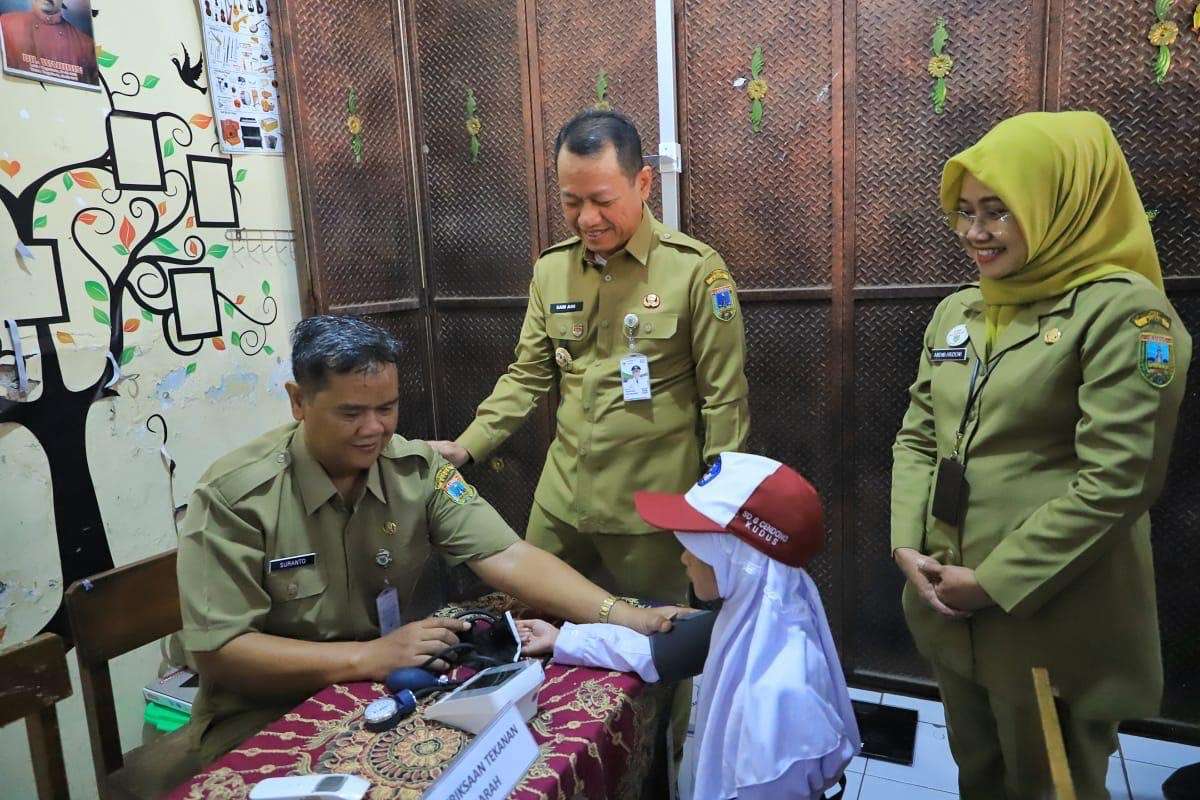 Kick off program CKG di SD Negeri 1 Cendono, Kecamatan Dawe, Senin (4/8/2025)