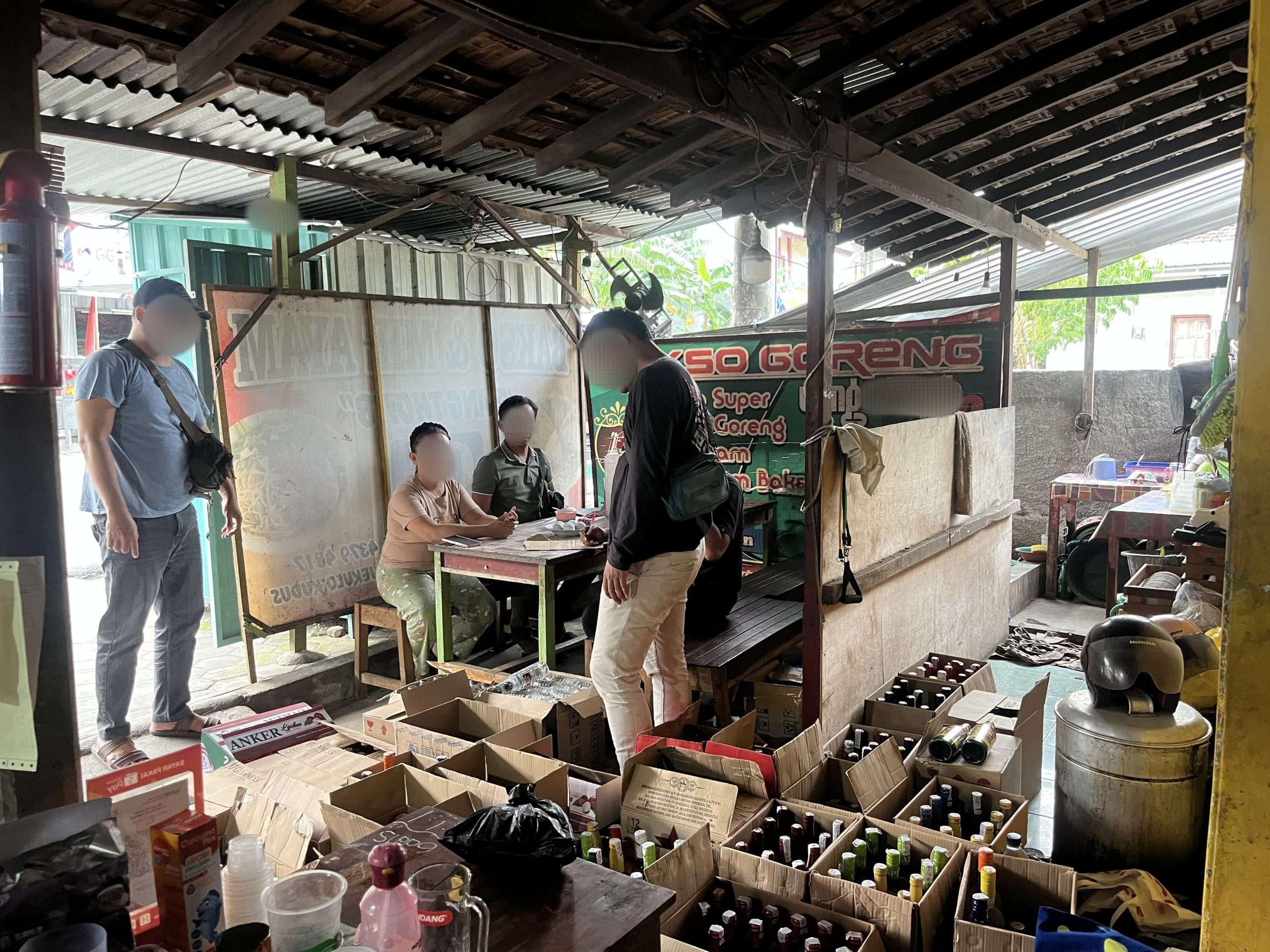 Berbagai miras yang diamankan jajaran Polres Kudus melalui Kegiatan Rutin Yang Ditingkatkan (KRYD) pada Senin (15/09/2025)
