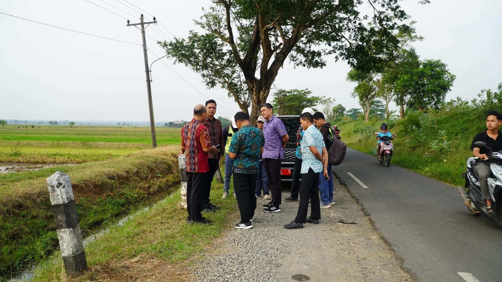 Bupati Jepara beserta jajaran melakulan pengecekan infrastruktur jalan saat melakukan turba dan silaturahmi pada Selasa - Rabu (16-17/9)