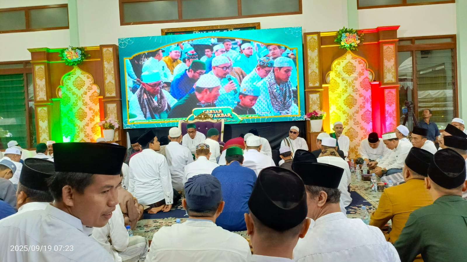 Maulid Akbar di Masjid Jami' Al Makmur Sinanggul Jepara Dihadiri Puluhan Ribu Jama'ah 3 IMG 20250919 WA0003