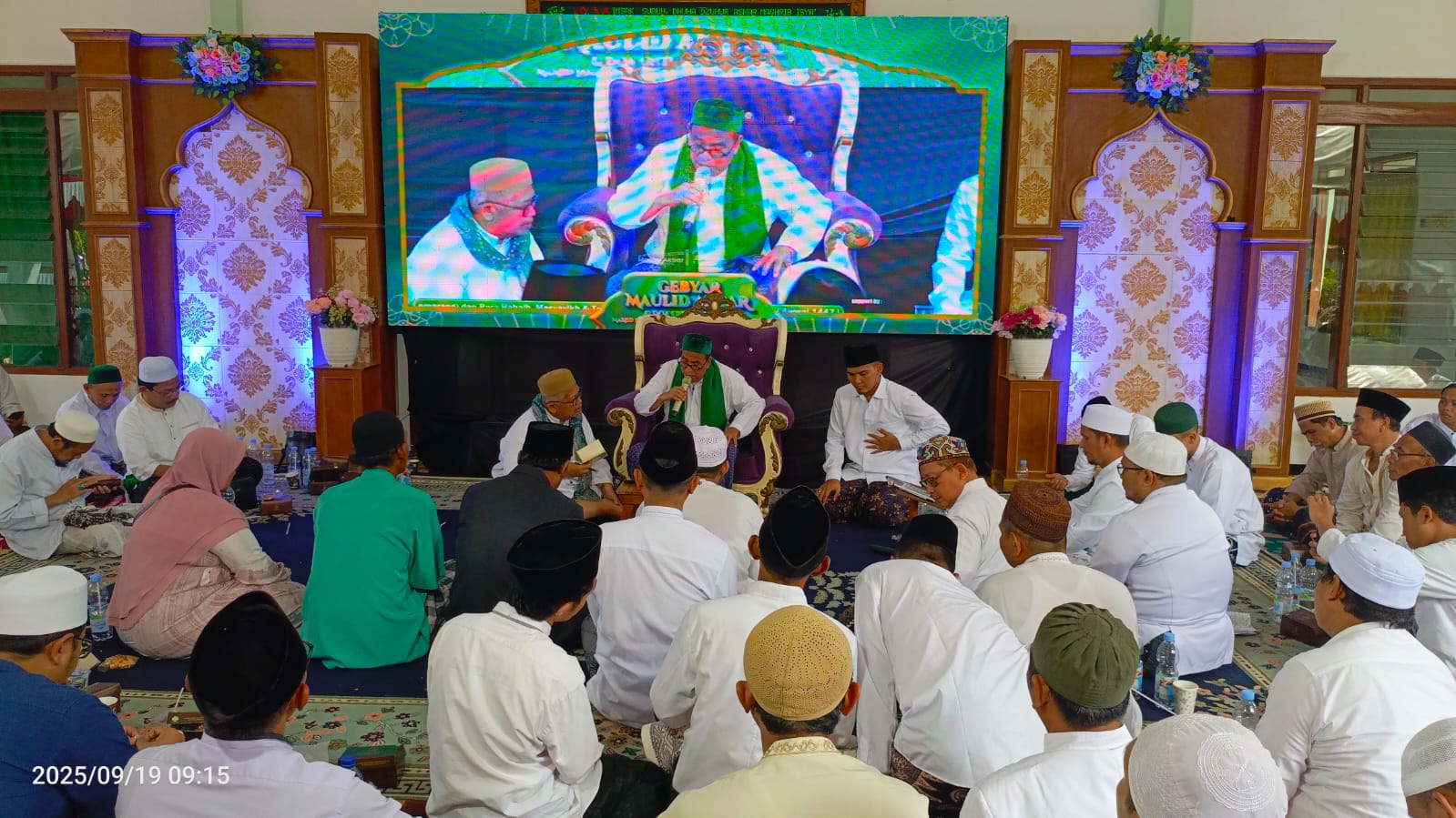 Maulid Akbar di Masjid Jami' Al Makmur Sinanggul Jepara Dihadiri Puluhan Ribu Jama'ah 4 IMG 20250919 WA0004