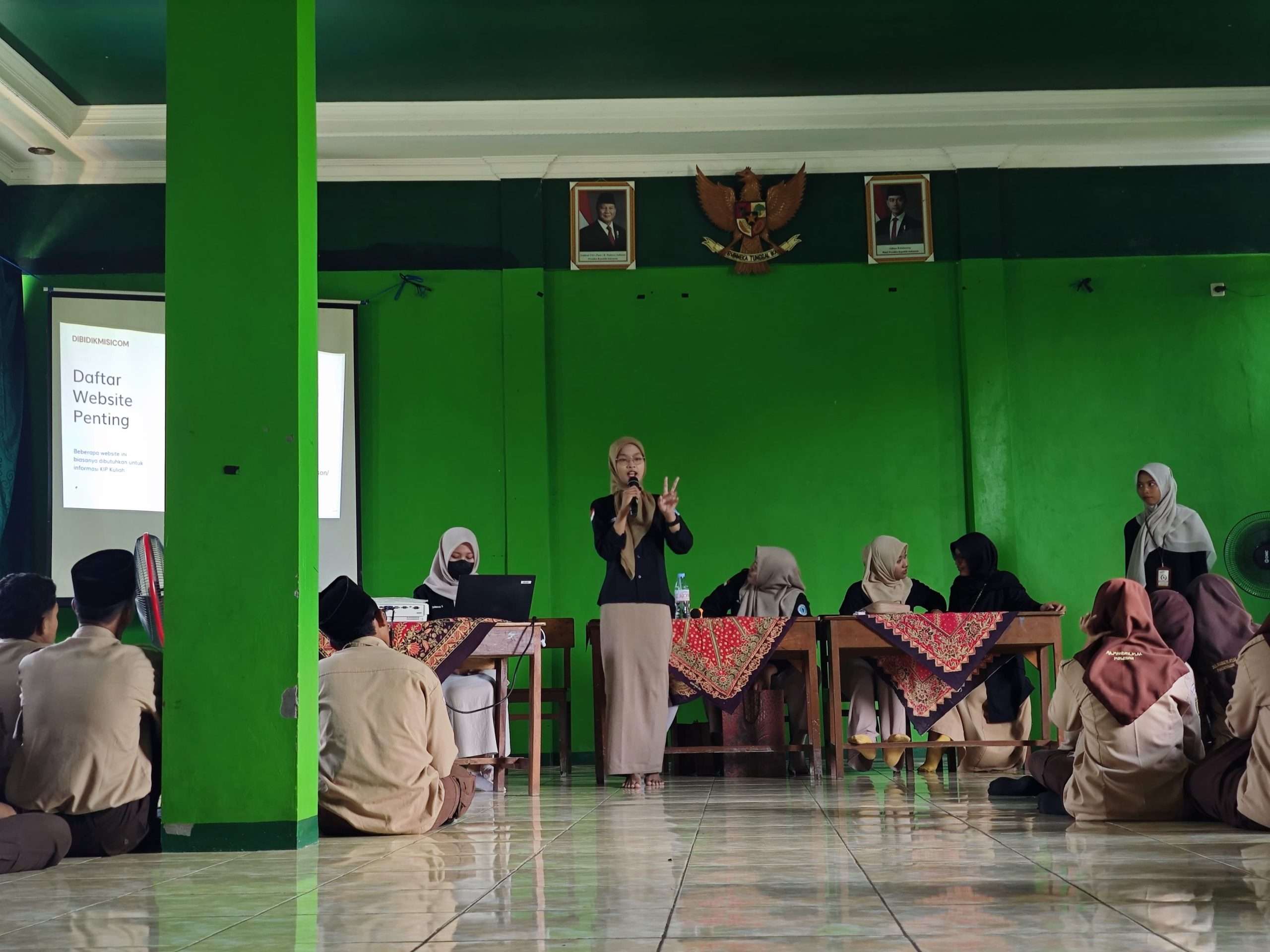 PDKN Goes To School dengan mengusung tema "Bangkitkan Mimpi, Ledakkan Prestasi, KIP Wujudkan Aksi" di MA Manbaul A’laa di Kecamatan Purwodadi, Kabupaten Grobogan pada Sabtu, 27 September 2025