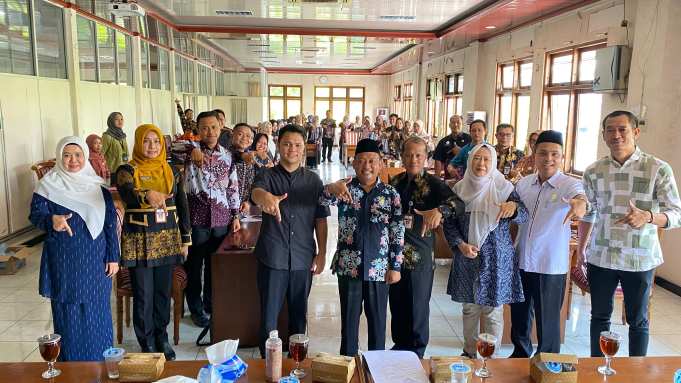 Forum Komunikasi Guru GTT-R5 (PPG) Kabupaten Jepara melaksanakan audiensi bersama DPRD Komisi A dan C, BKPSDMD, Bappeda serta Disdikpora Kabupaten Jepara
