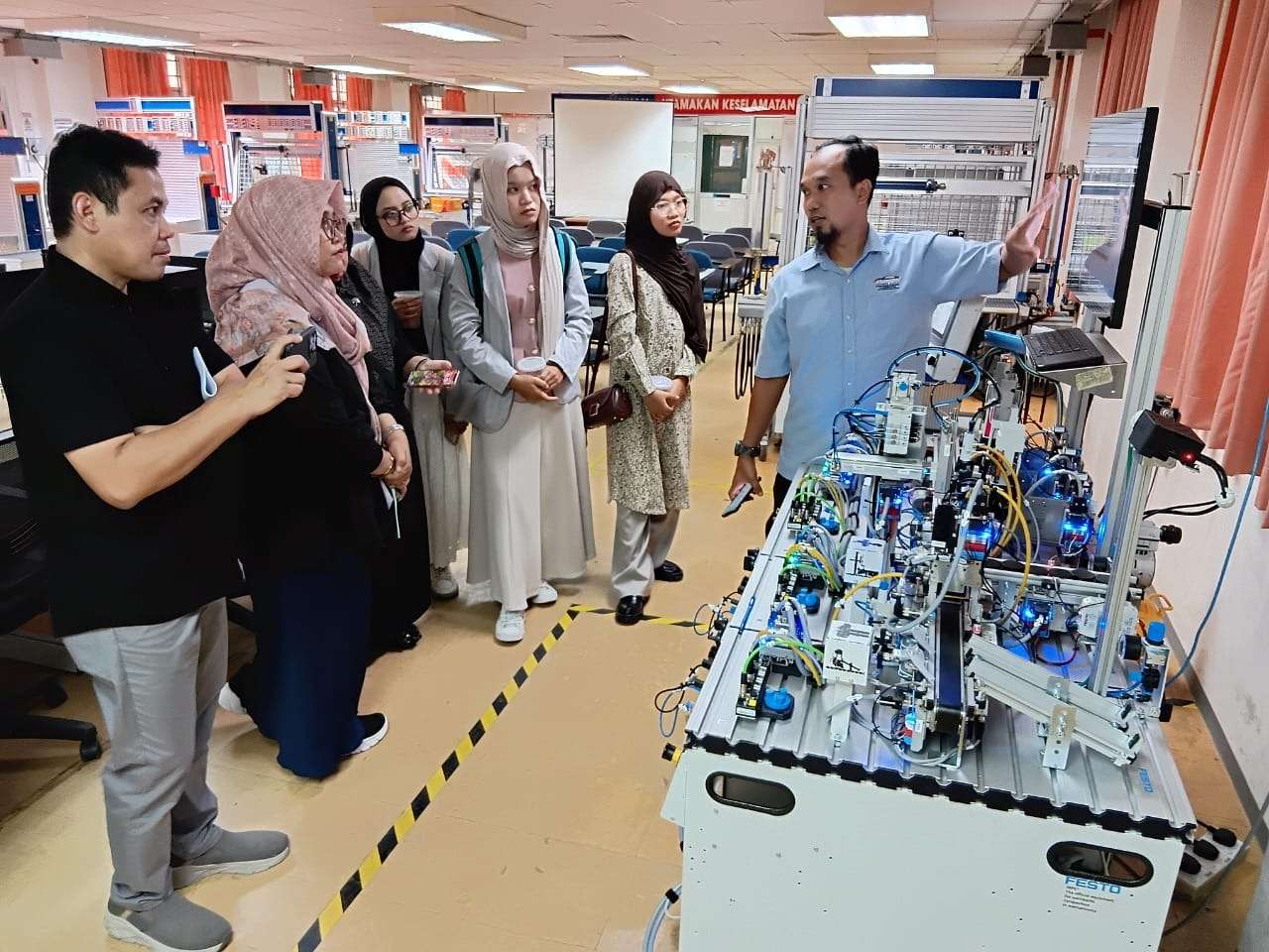 Kunjungan delegasi UMK ke Politeknik Sultan Azlan Shah (PSAS), Malaysia