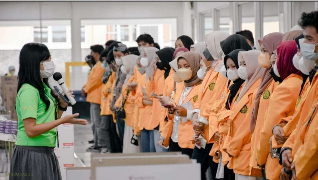 Rombongan mahasiswa Program Studi Bisnis Digital melakukan company visit ke PT. Sido Muncul Tbk pada Rabu (8/10/2025)