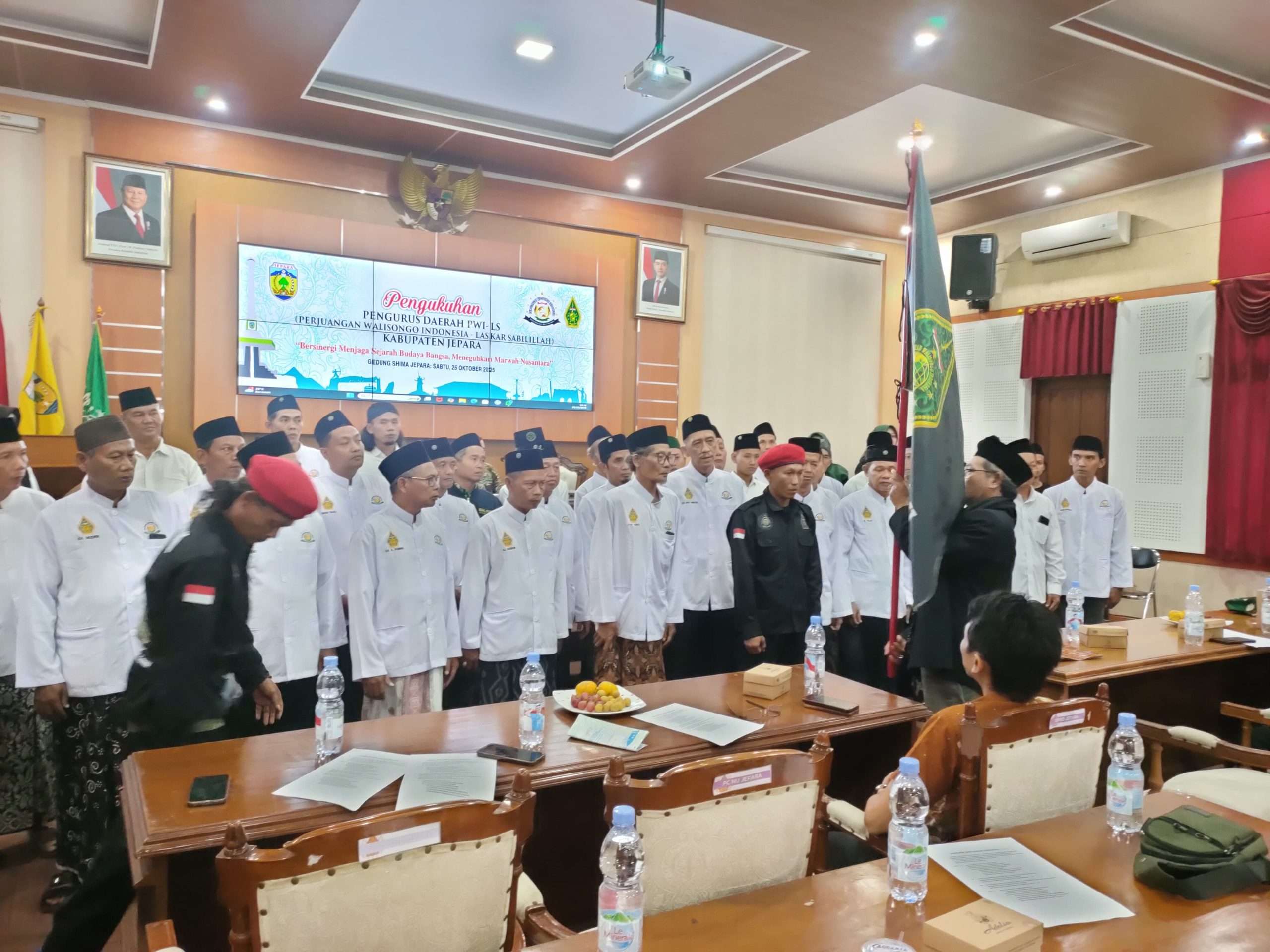 Pengukuhan Pengurus Daerah Persaudaraan Wali Songo Indonesia Laskar Sabilillah (PWI-LS) Kabupaten Jepara pada Sabtu (25/10/2025) di Gedung Sima, kompleks Sekretariat Daerah Kabupaten Jepara