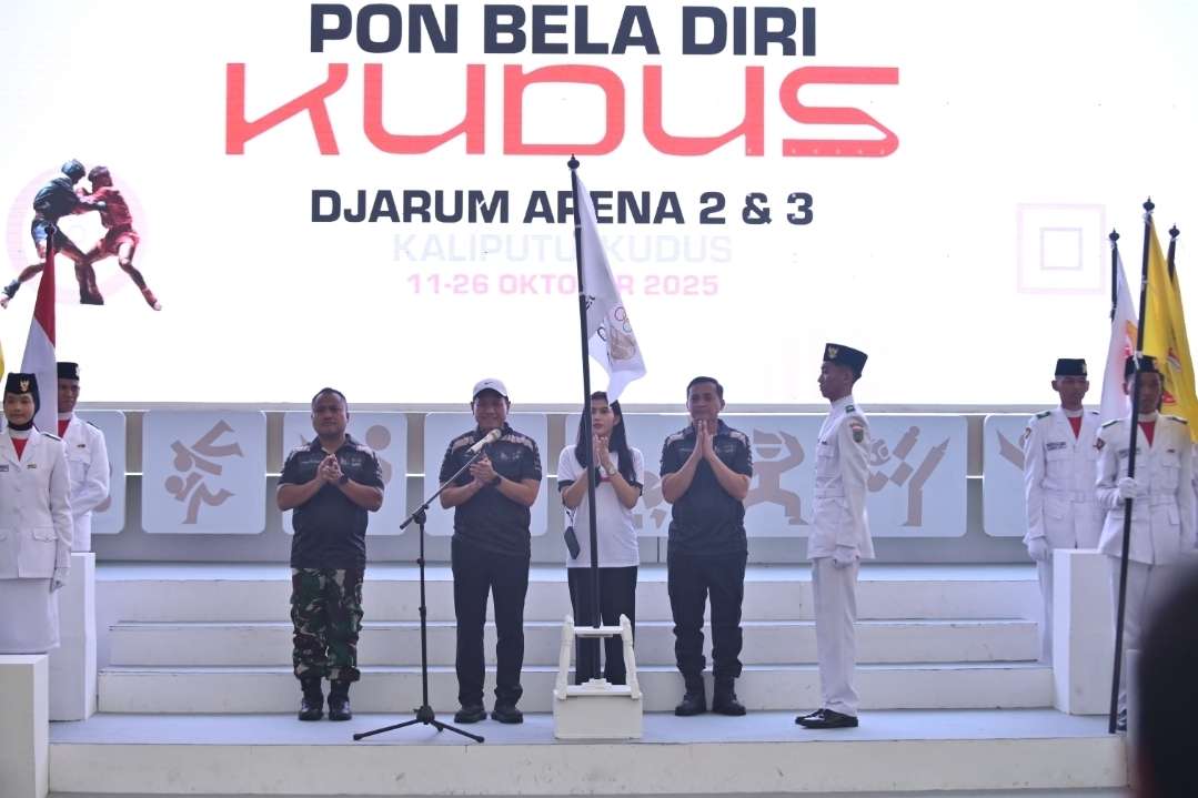 Pembukaan Pekan Olahraga Nasional (PON) Bela Diri 2025 di Alun-alun Simpang Tujuh Kudus pada Sabtu (11/10/2025)