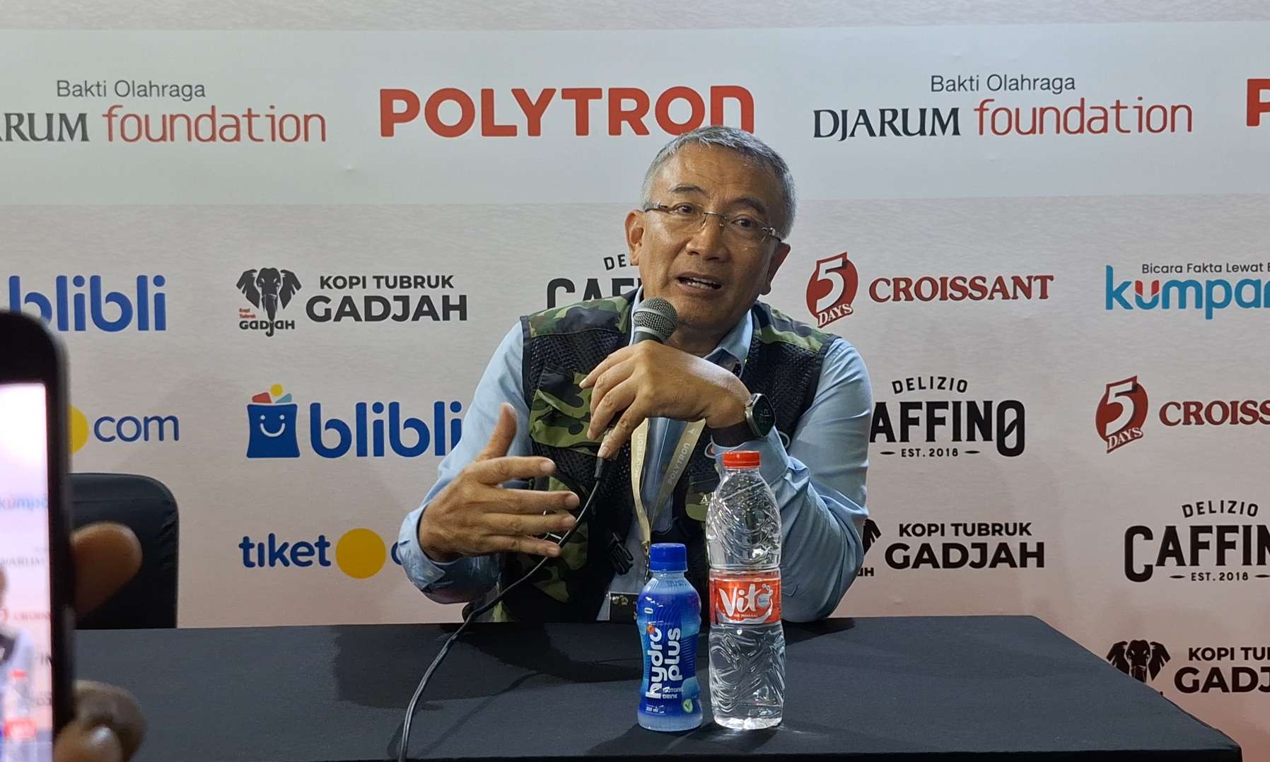 Wakil Ketua Umum II Persatuan Kempo Seluruh Indonesia (Perkemi) Beni Sukawanto menyampaikan terkait pelaksanaan cabor Kempo di hadapan awak media di GOR Djarum Kaliputu, Kudus lokasi berlangsungnya PON Bela Diri pada Minggu (19/10) (KlikFakta/Melina)