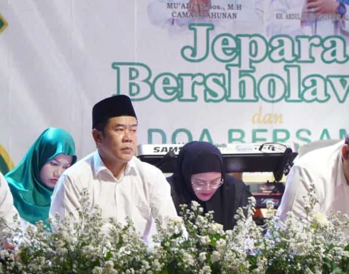 Ketua DPRD Jepara, Agus Sutisna saat mengikuti Jepara Bersholawat baru-baru ini.