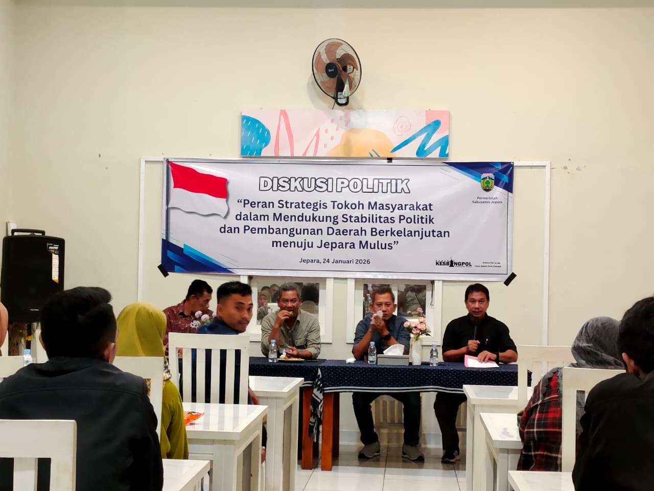 Diskusi tersebut digelar pada Sabtu malam, 24 Januari 2026, bertempat di Resto Numan, Jepara, dan dihadiri sejumlah tokoh penting Jepara.